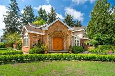 Custom-built executive home in sought-after Sunshine Hills, featuring a spacious and functional layo...