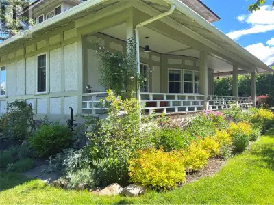 Located in the heart of the highly coveted East Hill neighbourhood in Vernon, BC, this meticulously...