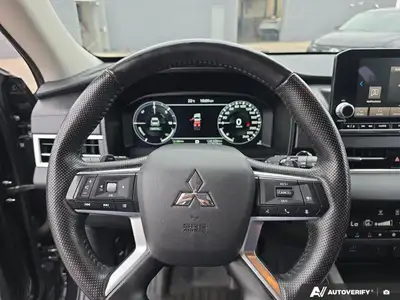 2025 Mitsubishi Outlander Plug-In Hybrid SE | NO ACCIDENTS EV, View more