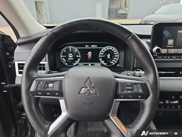 2025 Mitsubishi Outlander Plug-In Hybrid SE | NO ACCIDENTS EV in Cars & Trucks in Cambridge - Image 18