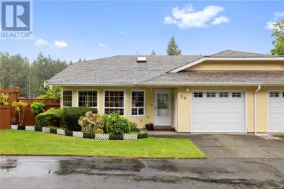 Move-In Ready, Beautifully Renovated 55+ Patio Home in North Nanaimo! This bright and stylish end-un...