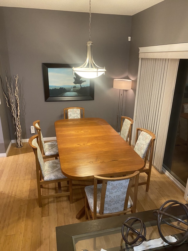 Teak vintage dining room dualleaf (flawless table top )REDUCED