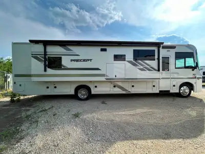 Jayco Precept Class A gas motorhome 36C highlights: Full-Wall Slide Master Suite Full and Half Bath...