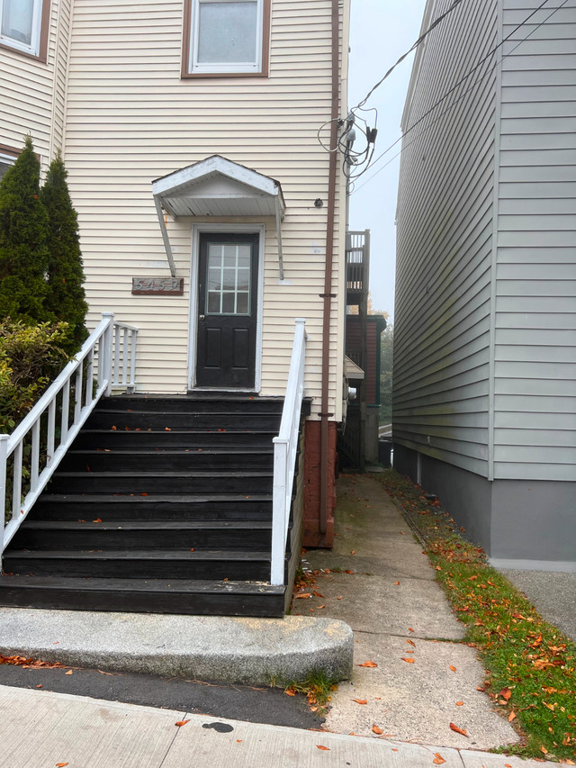 2 Bedroom on Victoria Rd close to SOBEYS in Long Term Rentals in City of Halifax