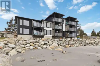 Visit REALTOR® website for additional information. Welcome to Ocean Villas in beautiful Hunts Pointw...