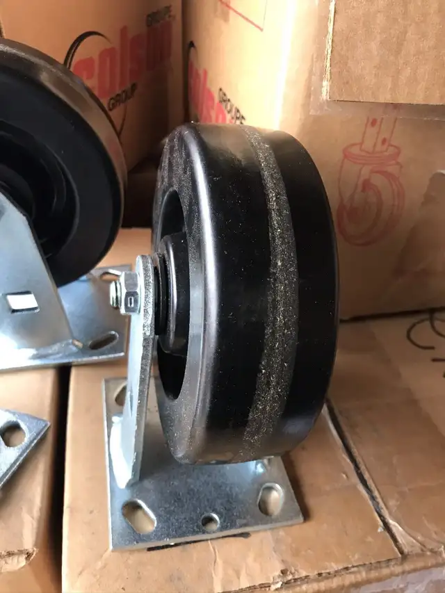 Roulettes 6" (neuve) in Other in Drummondville - Image 7