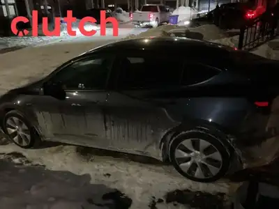 NO ACCIDENTS / CLEAN CARFAX / 1 OWNER / Power Tailgate/Hatch, Auto Dimming Rearview Mirror, Front He...