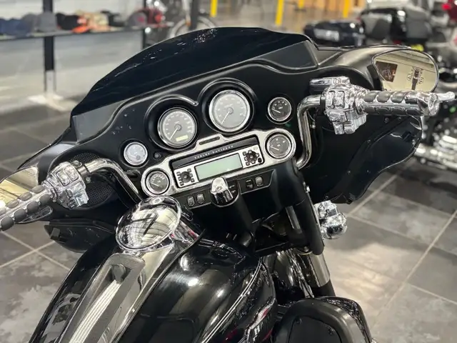 2008 Harley-Davidson Electra Glide Ultra Classic in Street, Cruisers & Choppers in Sudbury - Image 3