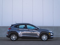 CARGET AUTOMOTIVE is thrilled to offer this 2021 Hyundai Kona Essential, a compact crossover offerin... (image 5)