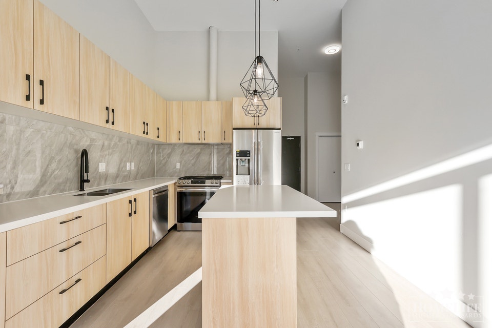 Kenzie – Modern 2 Bedroom + Den Home With AC & Underground Parki 2