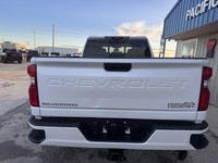 2021 Chevrolet Silverado 2500 High Country Duramax Diesel Crew Cab 4x4 for sale at Pacific Motors ne... (image 4)