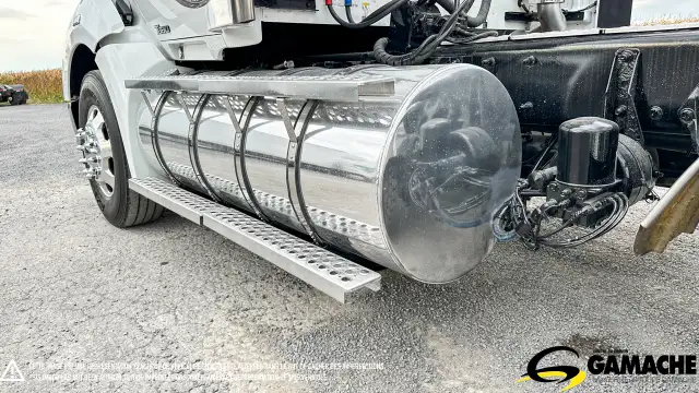 2019 KENWORTH T680 DAY CAB in Heavy Trucks in Chilliwack - Image 16
