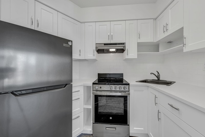 PET FRIENDLY ONE BEDROOM! Downtown Vancouver English Bay! Long Term