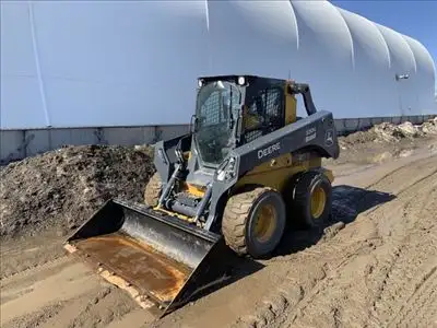 Hours: 373 | Location: Regina, SK, CA | Buckets: General Purpose Bkt; Operators Station: Cab w/ AC;...