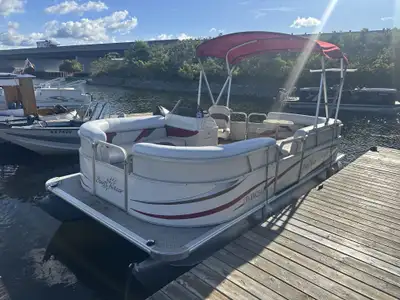 Marsh's Marina For Sale, On Consignment - this Good Used Sunchaser 818 Cruise Pontoon Boat Only $14,...