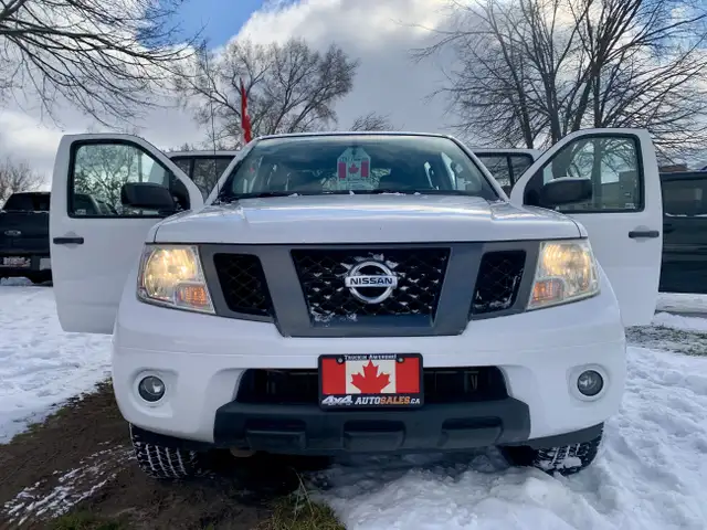2012 NISSAN FRONTIER CREW 4X4 LOW KMS CERTIFIED in Cars & Trucks in Guelph - Image 15