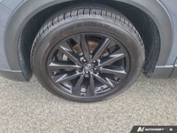 2022 Mazda CX-9 Le Mazda CX-9 Kuro 2022 incarne une fusion raffinée entre style haut de gamme et per... (image 8)