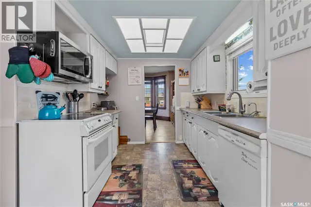 205 5th AVENUE E Gravelbourg, Saskatchewan in Houses for Sale in Moose Jaw - Image 17