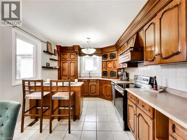 18 PAVAROTTI Court Hamilton, Ontario in Houses for Sale in Hamilton - Image 12