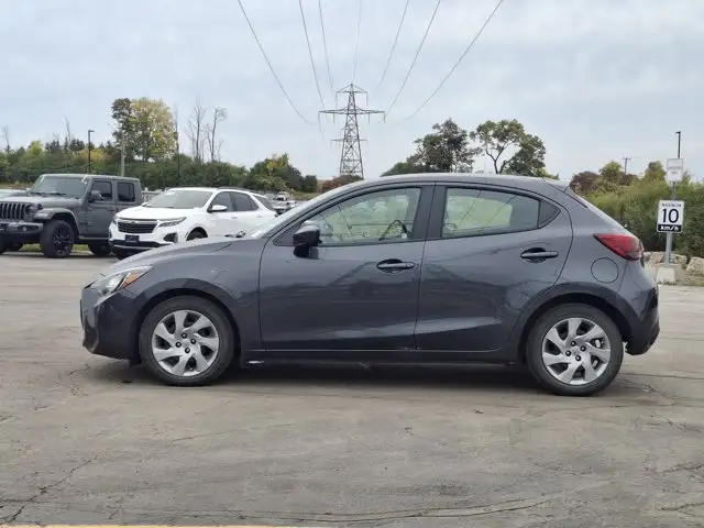 2020 Toyota Yaris Hatchback LE | Auto | Heated Seats in Cars & Trucks in Guelph - Image 4