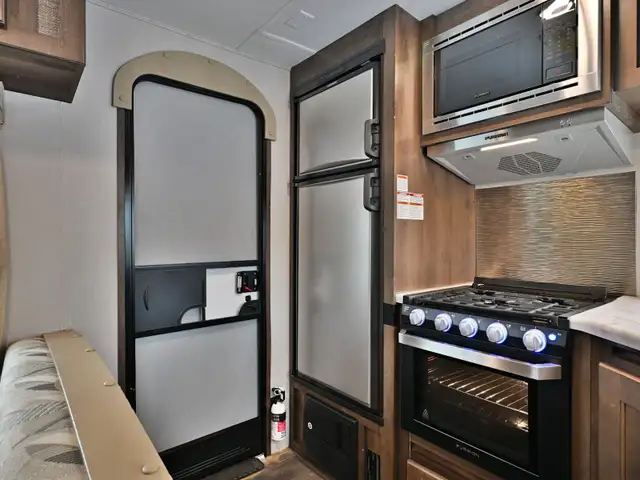 2019 Wildcat 245RGX in Travel Trailers & Campers in St. Albert - Image 12
