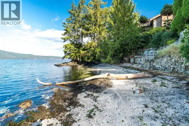 960 Lands End End North Saanich, British Columbia in Houses for Sale in Victoria - Image 19