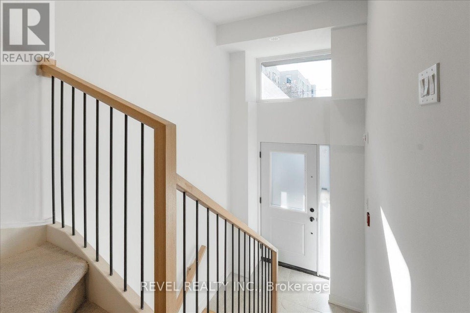 7 - 200 RAILWAY ENGINE HOUSE WAY Whitby (Downtown Whitby), Ontar 4