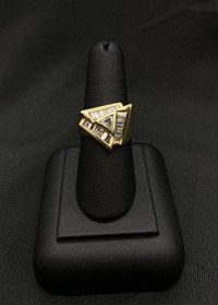 14KT Yellow Gold Triangle Cut Diamond Ring w Appraisal $3,080