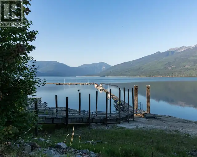 92 4TH Avenue Nakusp, British Columbia in Commercial & Office Space for Sale in Nelson - Image 10