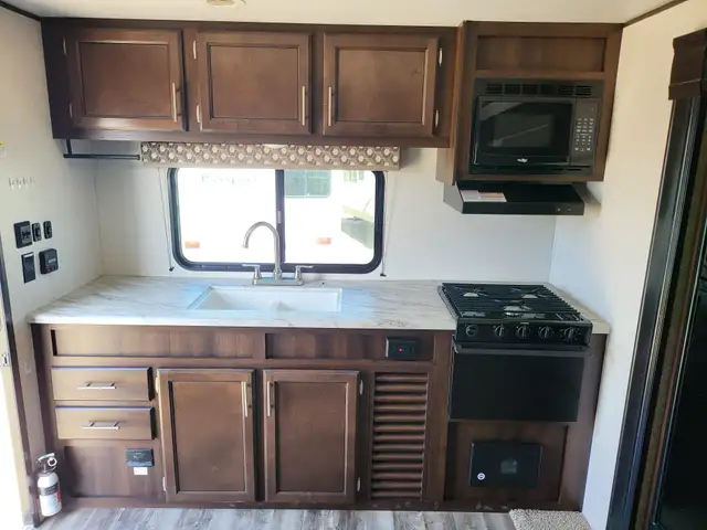 2019 Jayco JAY FLIGHT 235 RKS in Travel Trailers & Campers in St. Albert - Image 13