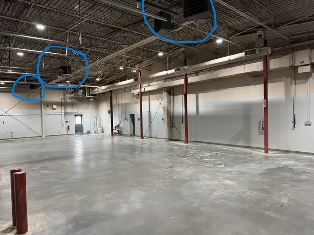 4 INDUSTRIAL BAYS FOR LEASE – CVIP | AMVIC | RV REPAIR | in Commercial & Office Space for Rent in Edmonton - Image 4