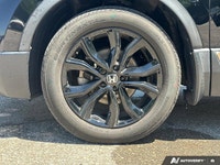 Discover refined adventure in this remarkable 2020 Honda CR-V Touring. Celebrated for its superb saf... (image 9)
