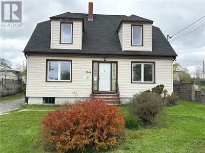 Incredible Opportunity in One of the Westsides Most Desirable Neighborhoods! Welcome to 1344 Manawag...