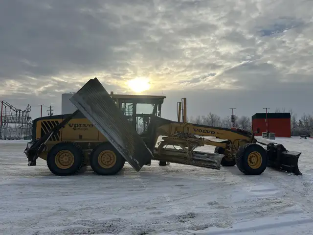 2007 Volvo G970 Grader with Front Plow & Snow-wing #11275 DP in Heavy Equipment in Edmonton - Image 8