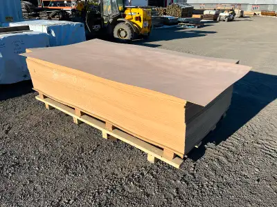 Masonite. 36 1/4" x 84 3/4" x 1/8" d’épaisseur: 7$/ch. 48 3/4" x 97" x 1/8" d’épaisseur: 10$/ch. Mat...