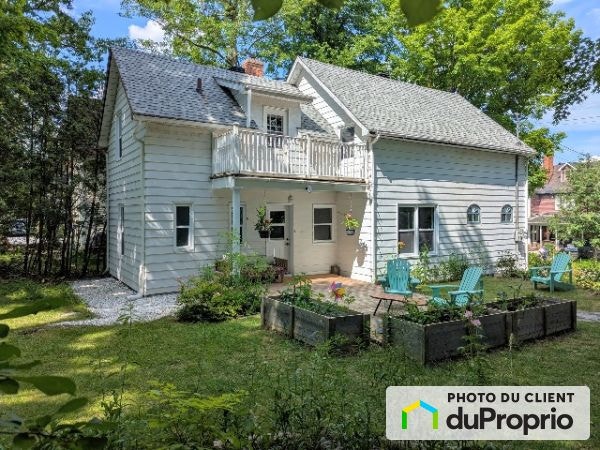 $634,000 - 2 Storey for sale in Sherbrooke (Jacques-Cartier) — photo 1