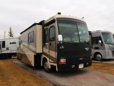 Guarantee RV Calgary's LARGEST selection of pre-owned inventory. The 2006 Fleetwood Discovery 39S is...