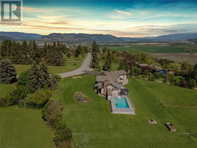186 Stepping Stones Crescent Spallumcheen, British Columbia in Houses for Sale in Vernon - Image 3