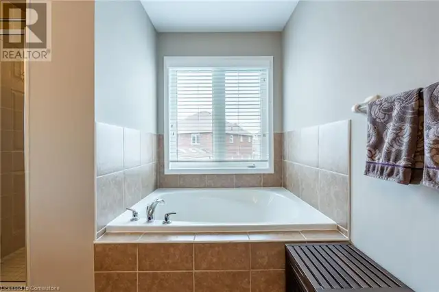199 EMICK Drive Ancaster, Ontario in Houses for Sale in Hamilton - Image 39