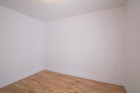 Renovated Akelius one bedroom apartment for rent. Located near Marie-Anne in the Plateau Mont-Royal... (image 7)