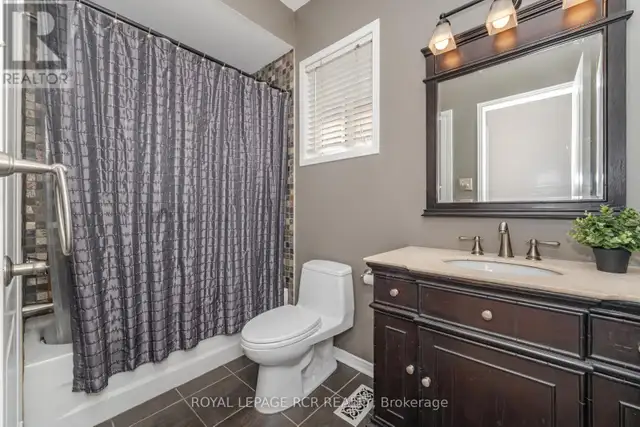 119 SUNDRIDGE STREET Brampton (Snelgrove), Ontario in Houses for Sale in Mississauga / Peel Region - Image 16