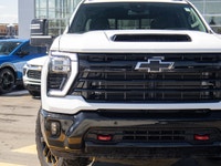 Z71 | 5th Wheel Prep | 20 Gloss Black Wheels | Adaptive Cruise Control | Bose Speakers | Multi-Flex... (image 4)
