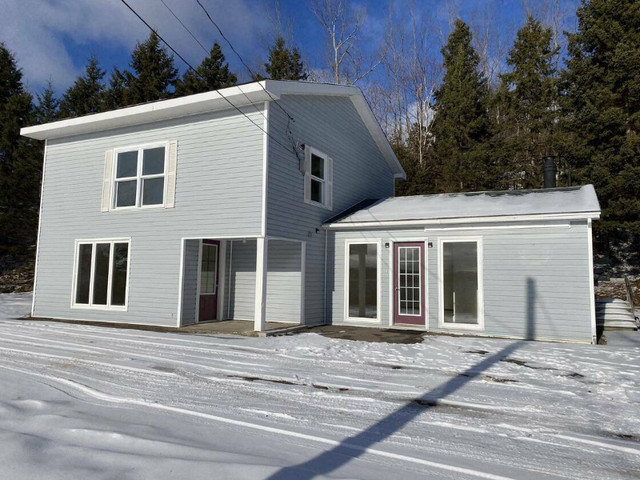 Family home in a great location! Newly renovated bath & kitchen in Houses for Sale in New Glasgow