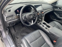 One Owner | Locally Owned - BC Vehicle | Remote vehicle start | Keyless entry | HondaLink | Bluetoot... (image 5)