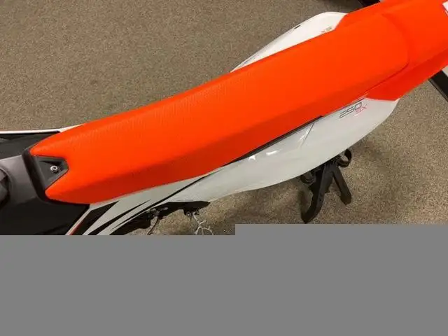 2024 KTM 250 SX in Dirt Bikes & Motocross in Calgary - Image 17