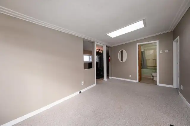 AFFORDABLE MOBILE HOME! 8-7 Prospector Rd (Felix Realtor®) in Houses for Sale in Whitehorse - Image 9