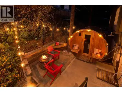 MASSIVE ROOFTOP PATIO, with unobstructed views of LAKE and MOUNTAINS. Rooftop HOT TUB and Rooftop GR...