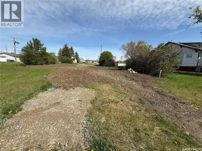 Located on Connaught Street in the quiet neighborhood of Pioneer Village, this vacant lot offers a r...