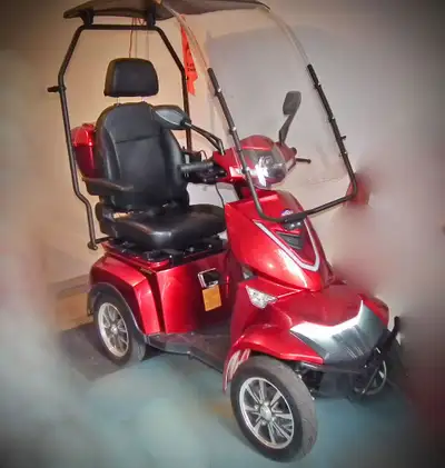 QUADRIPORTEUR : ET4 GALAXY AVEC TOIT Quadriporteur à traction arrière de nouvelle génération avec fr...