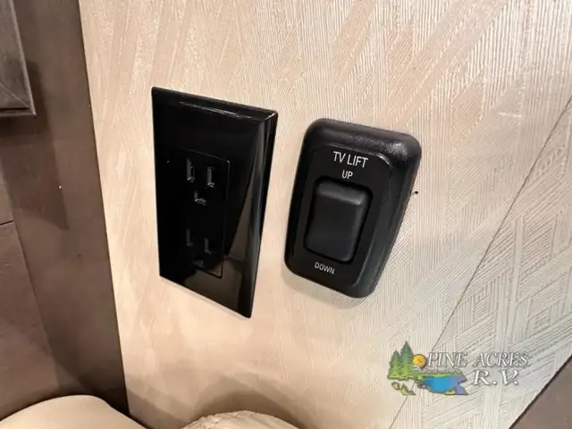 2021 Entegra Coach Anthem 44F only 35K Miles in RVs & Motorhomes in Moncton - Image 22